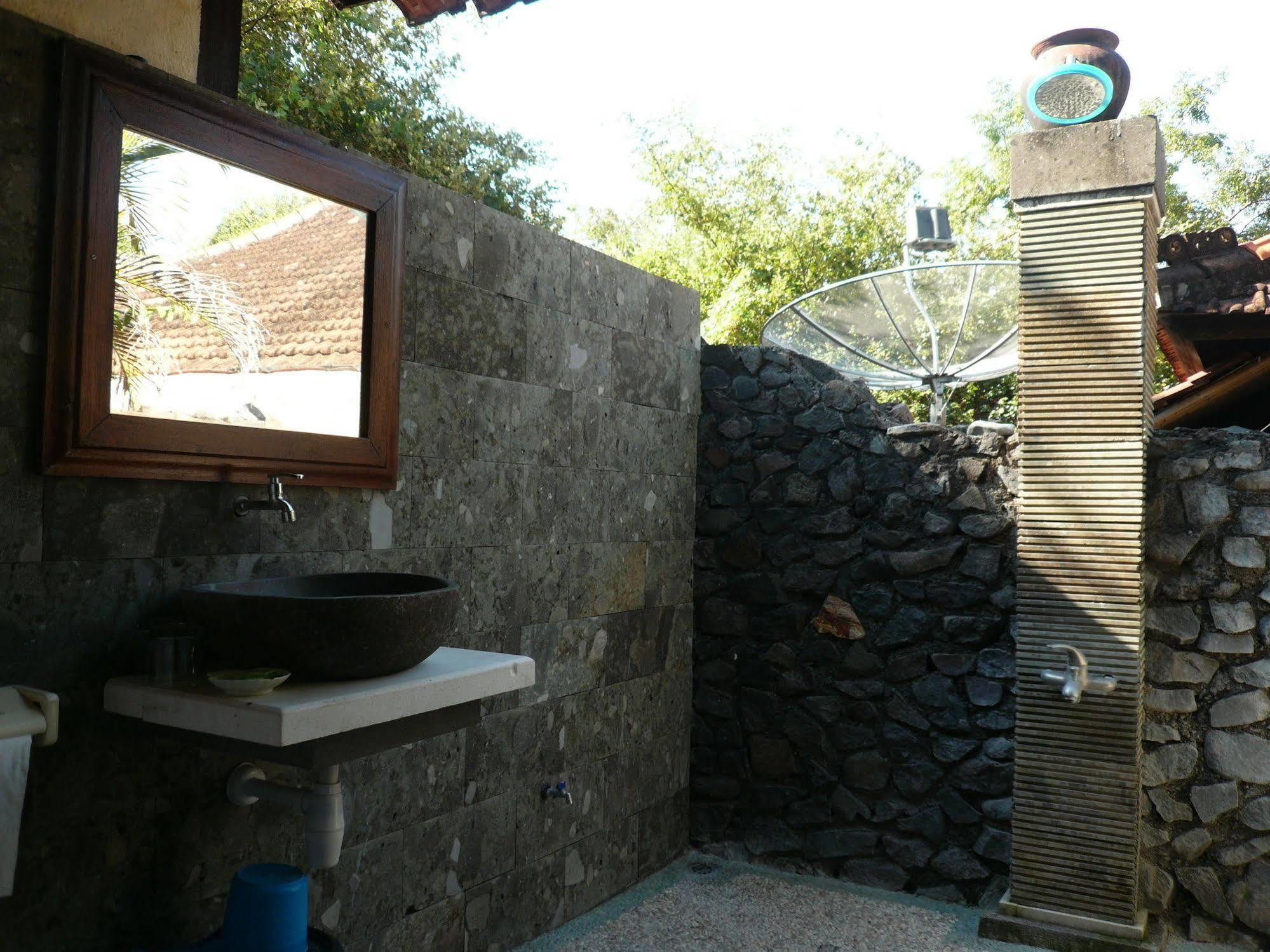 Wawa Wewe II Villas Amed Exteriör bild